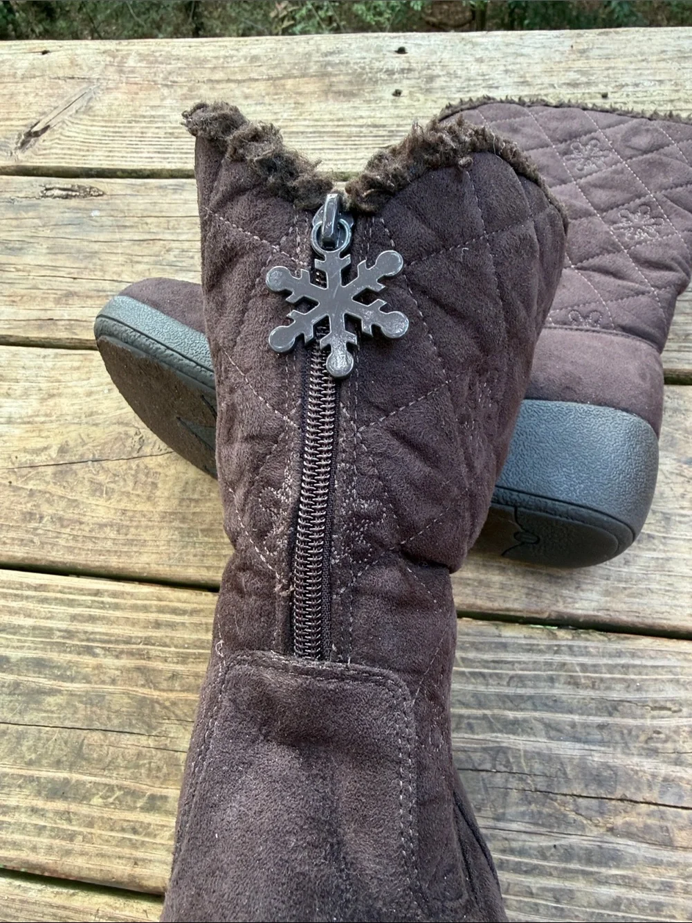 VINTAGE Y2K NO BOUNDRIES BOOTS